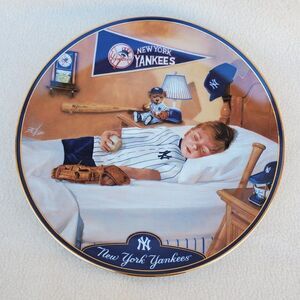 The Danbury Mint Sleep Tight, Slugger NY Yankees collectible plate